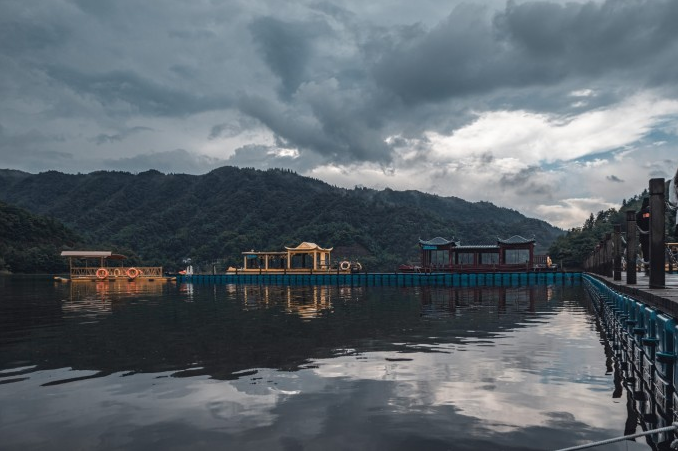 重庆石柱七曜山生态度假区,找到夏天25°c的重庆,油画般的避暑胜地